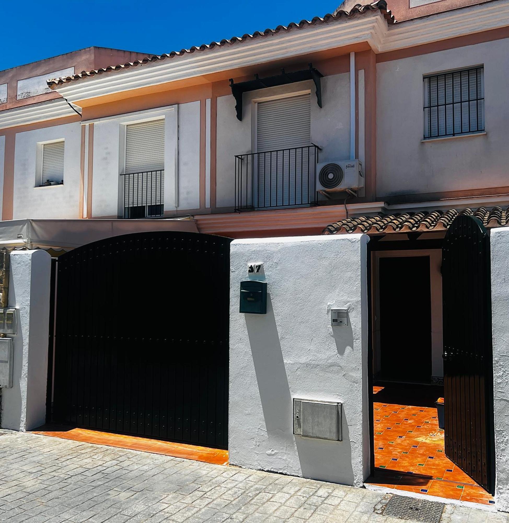 Casa Familiar- Residencial Solmar